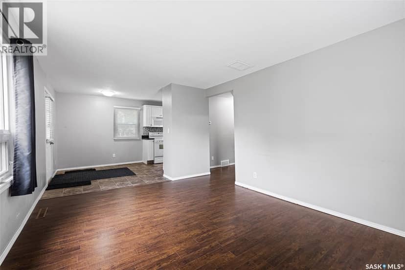 33 Merritt CRESCENT — photo 4 of 18