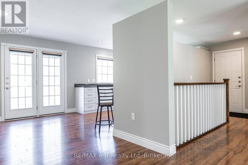 466 Water Street S — photo 13 of 40