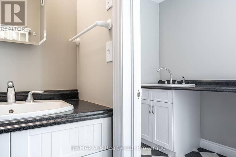 466 Water Street S — photo 28 of 40