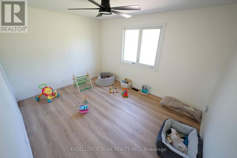 616 Surgenor Street W — photo 21 of 37
