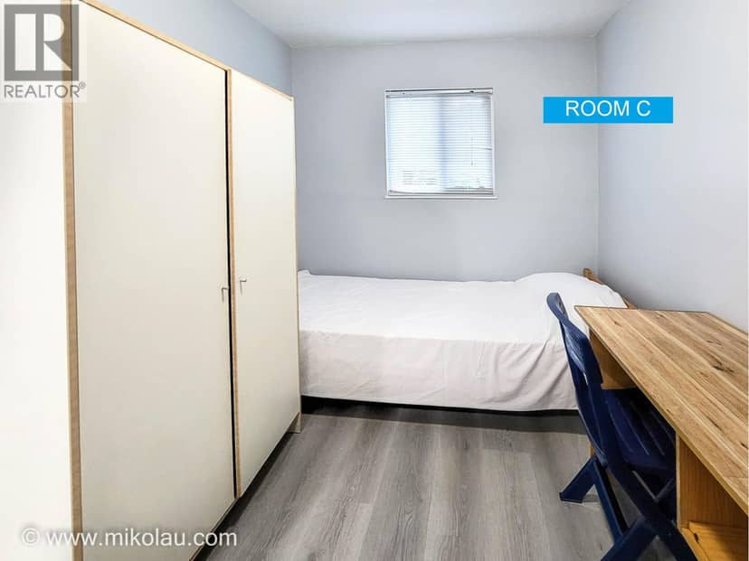 628X ELLIOTT ST, Vancouver, photo 2