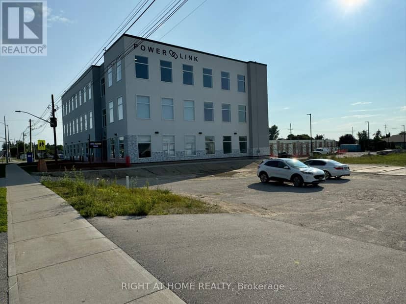 1032 Goderich Street — photo 7 of 9