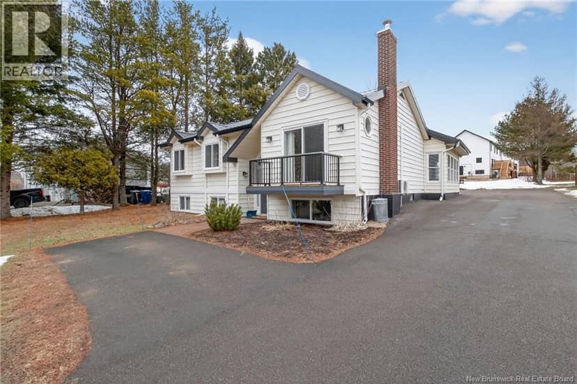 1828 Amirault Street — photo 4 of 40