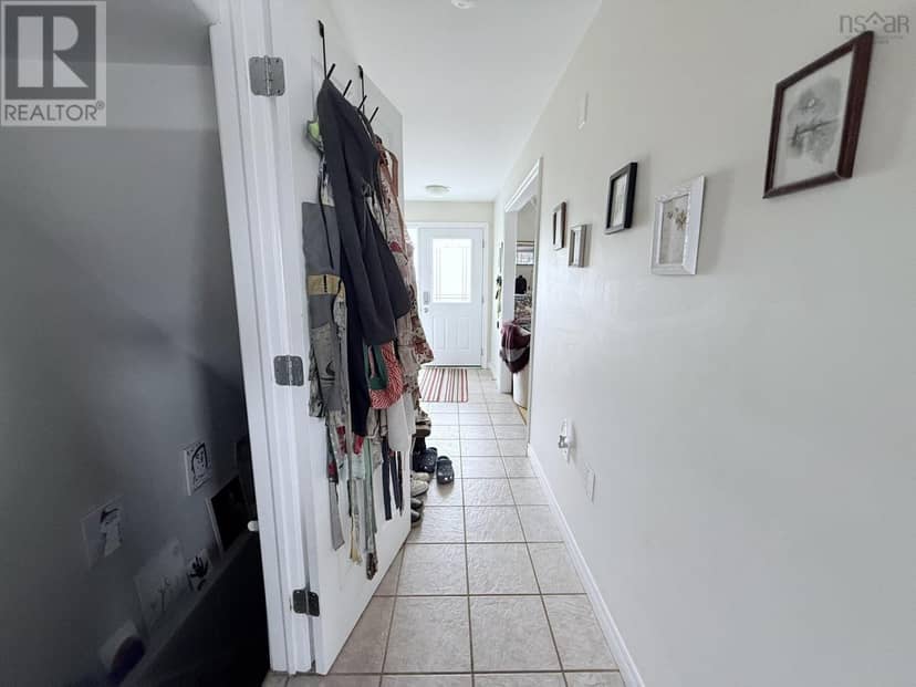 431 YOUNG Street — photo 7 of 20