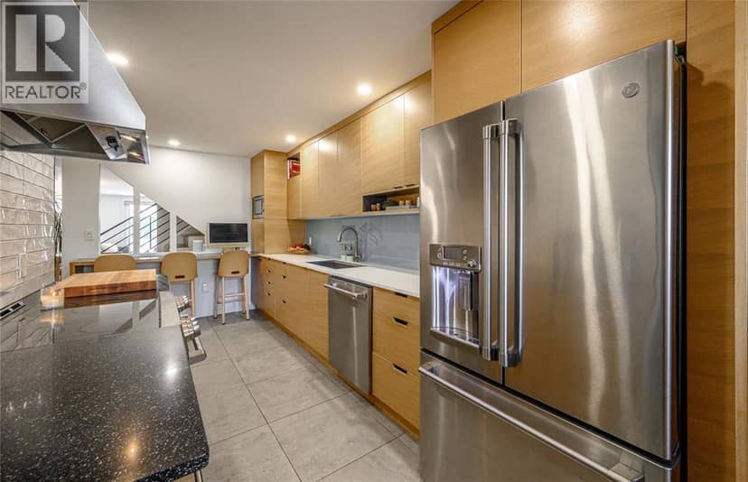 1510 VENETIAN BOULEVARD Unit# M-32 — photo 5 of 38