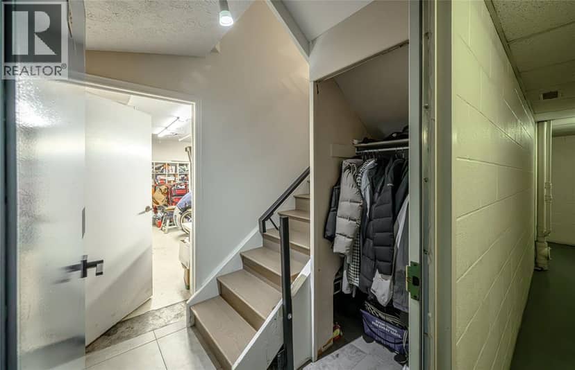 1510 VENETIAN BOULEVARD Unit# M-32 — photo 34 of 38