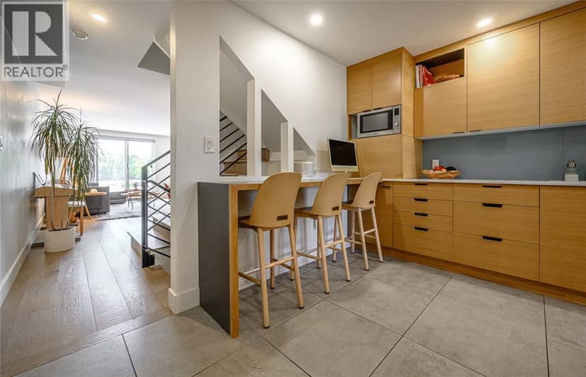1510 VENETIAN BOULEVARD Unit# M-32 — photo 10 of 38