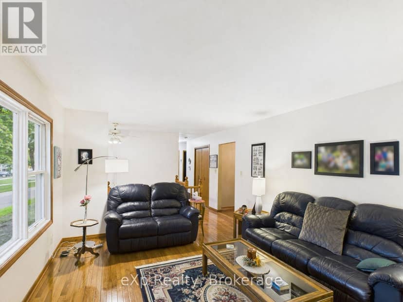 303 Mary Street — photo 7 of 40