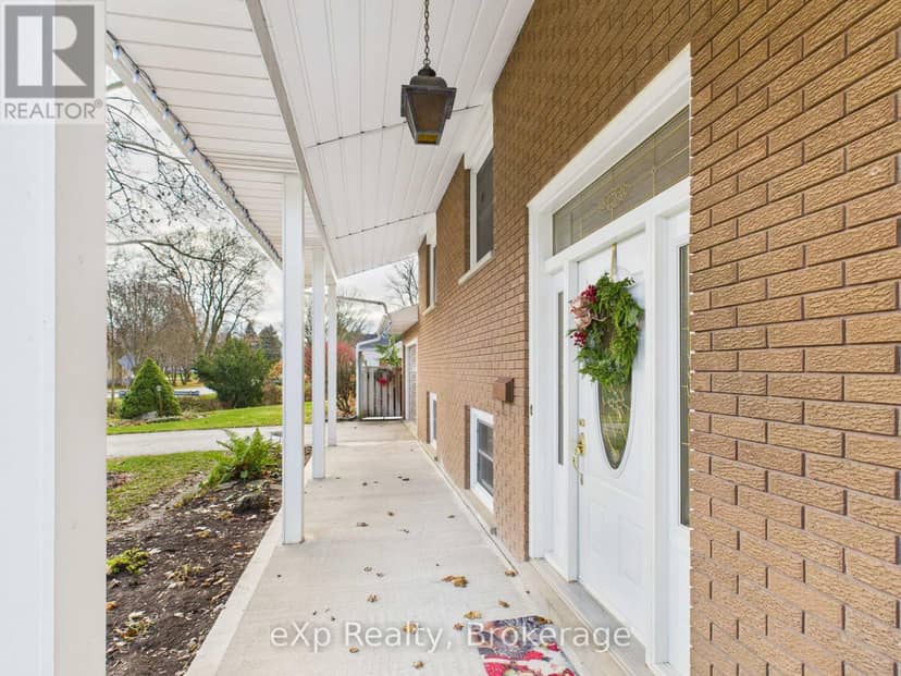 303 Mary Street — photo 4 of 40