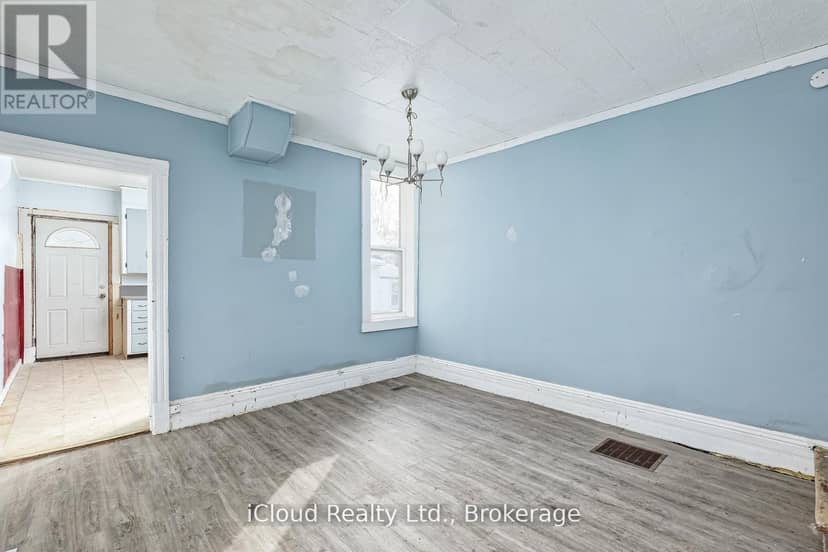 1083 3rd A Avenue E — photo 5 of 16