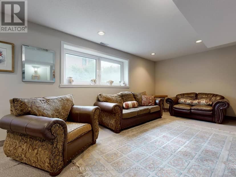788 Woodland Acres Crescent — photo 38 of 40