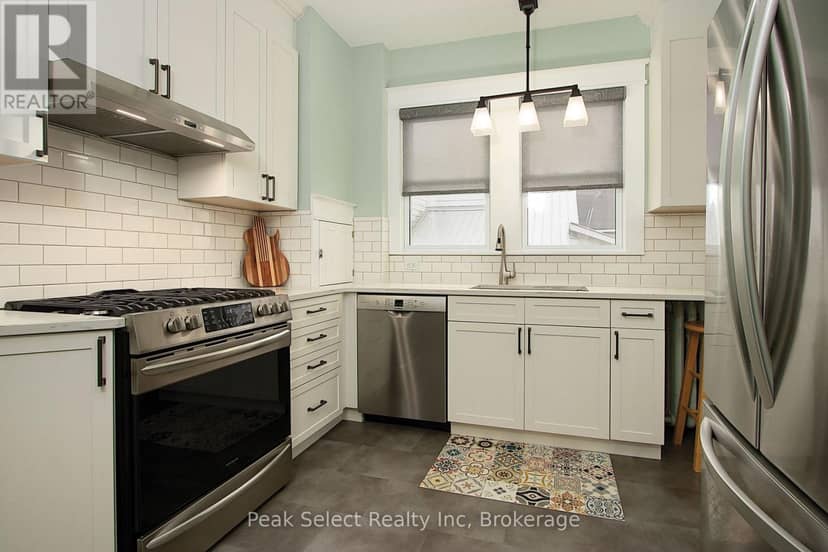 395 Queen Street E — photo 12 of 40