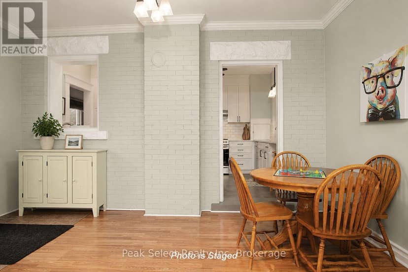395 Queen Street E — photo 16 of 40