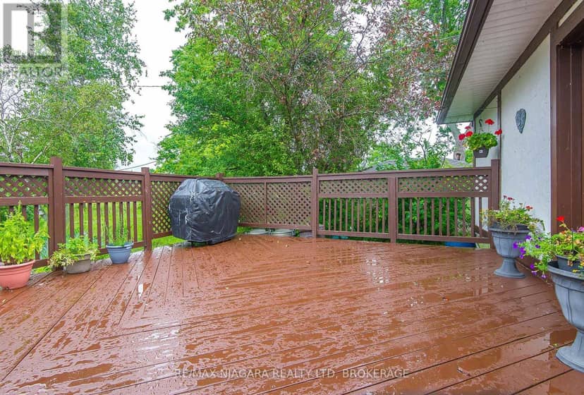 140 Lakeshore Road — photo 38 of 40
