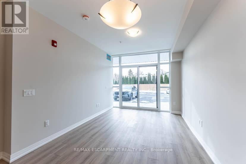 104 - 120 Springvalley Crescent — photo 7 of 19