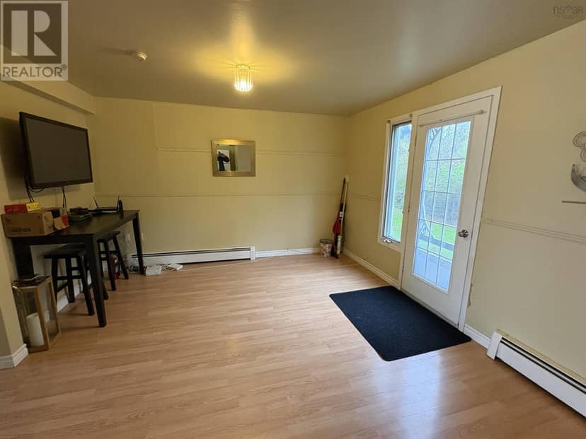 118 MacSween Street — photo 18 of 26