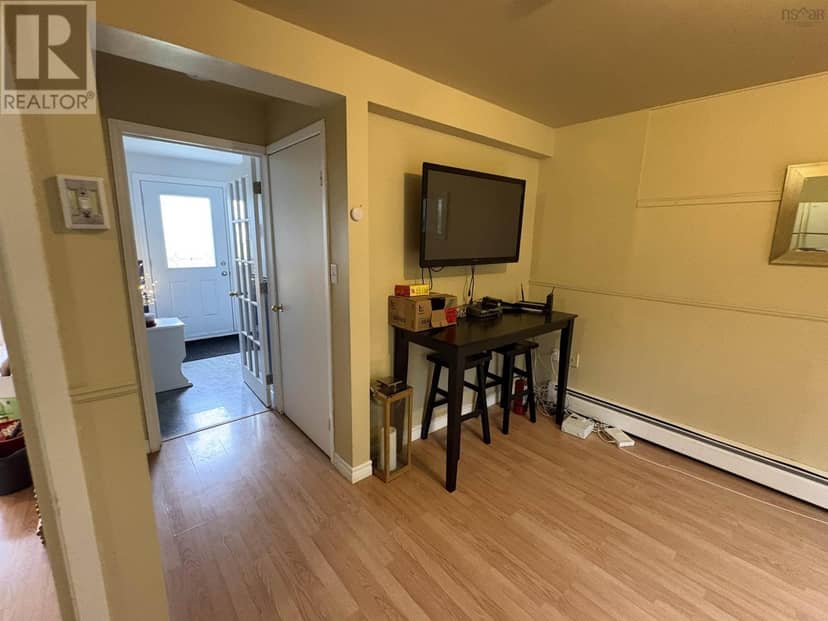118 MacSween Street — photo 17 of 26