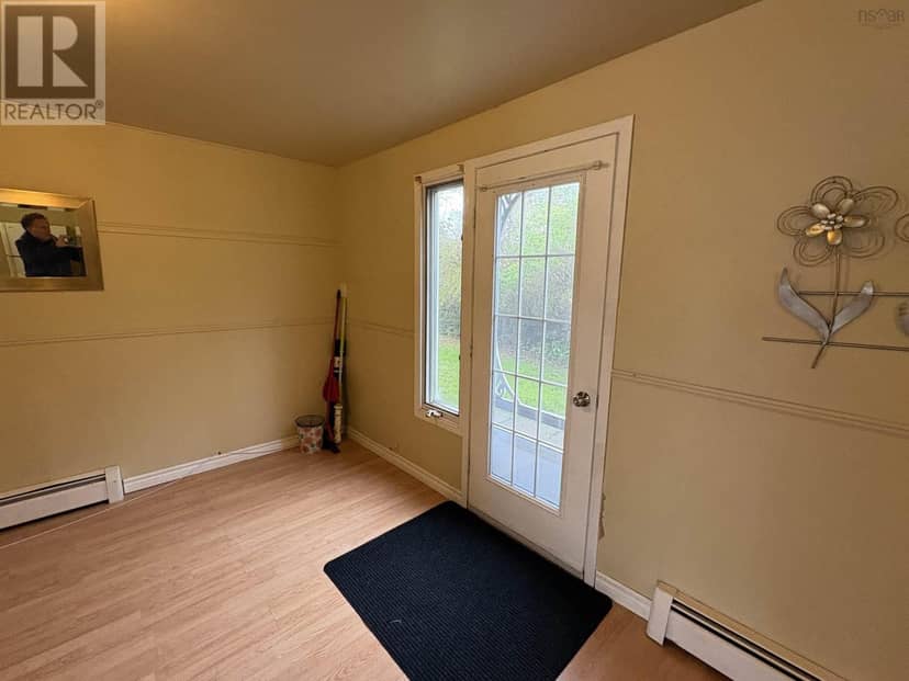 118 MacSween Street — photo 19 of 26