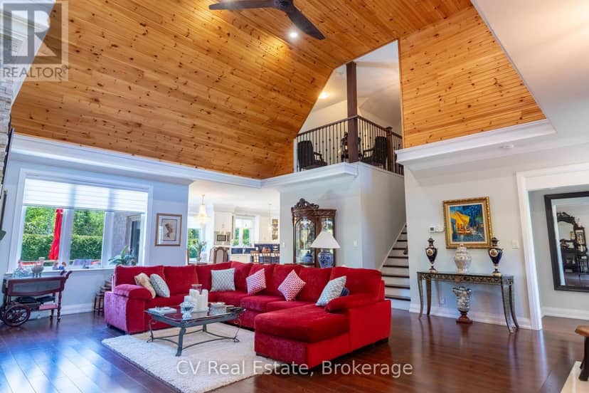 180 St. Edmunds Crescent — photo 10 of 40