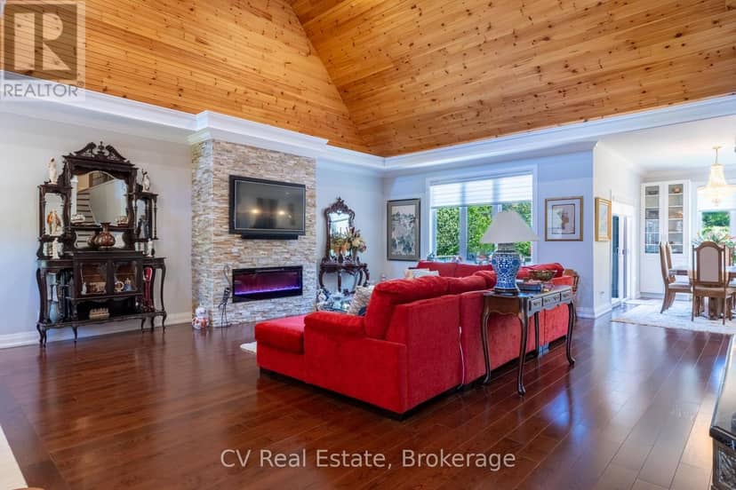 180 St. Edmunds Crescent — photo 11 of 40