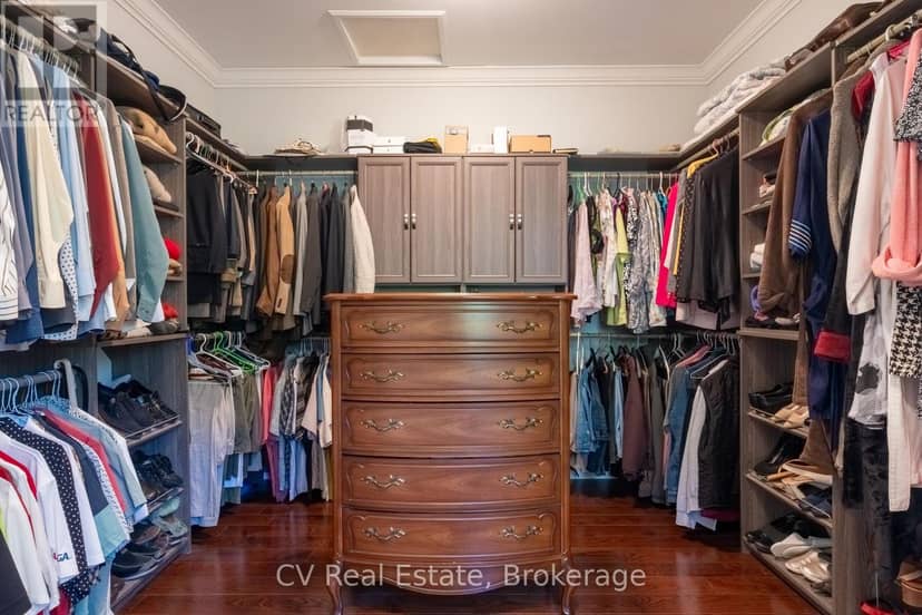 180 St. Edmunds Crescent — photo 18 of 40