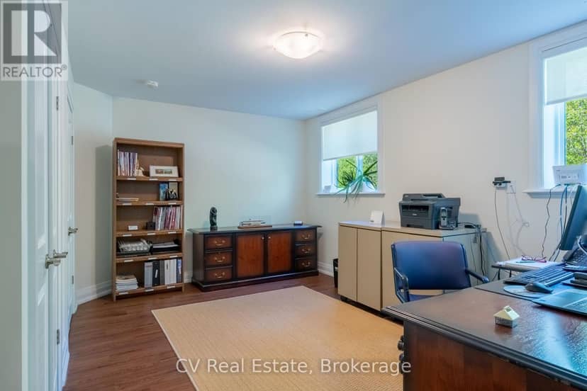 180 St. Edmunds Crescent — photo 36 of 40