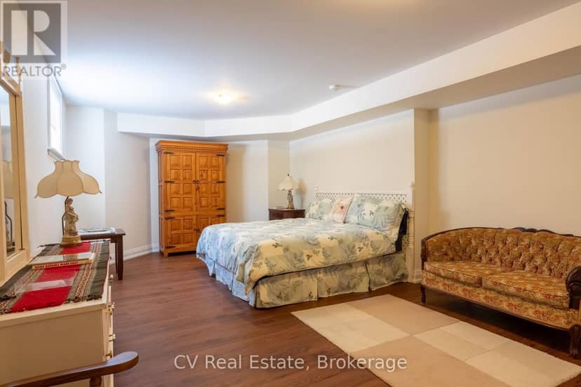 180 St. Edmunds Crescent — photo 40 of 40