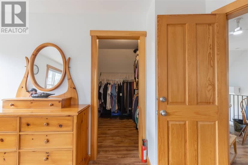 7 Mckenna Drive — photo 31 of 40