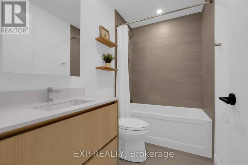 401 - 8188 Yonge Street — photo 25 of 40