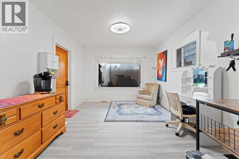 72-74 HANNA STREET East — photo 7 of 37