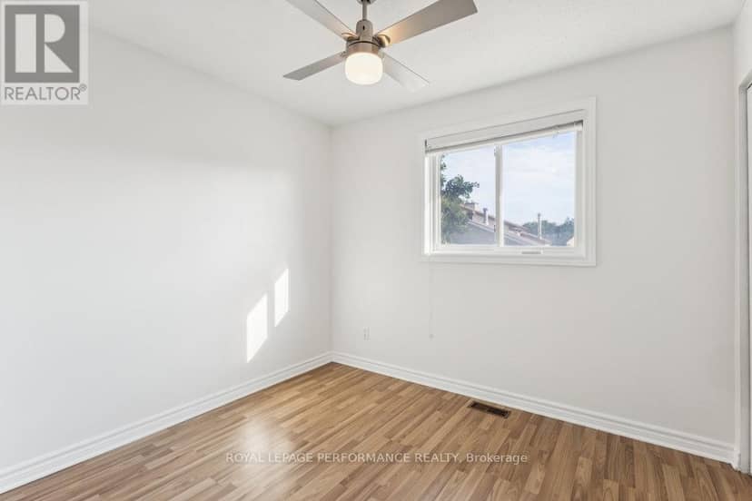 6 Gillespie Crescent — photo 25 of 40