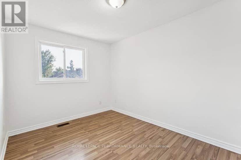 6 Gillespie Crescent — photo 28 of 40