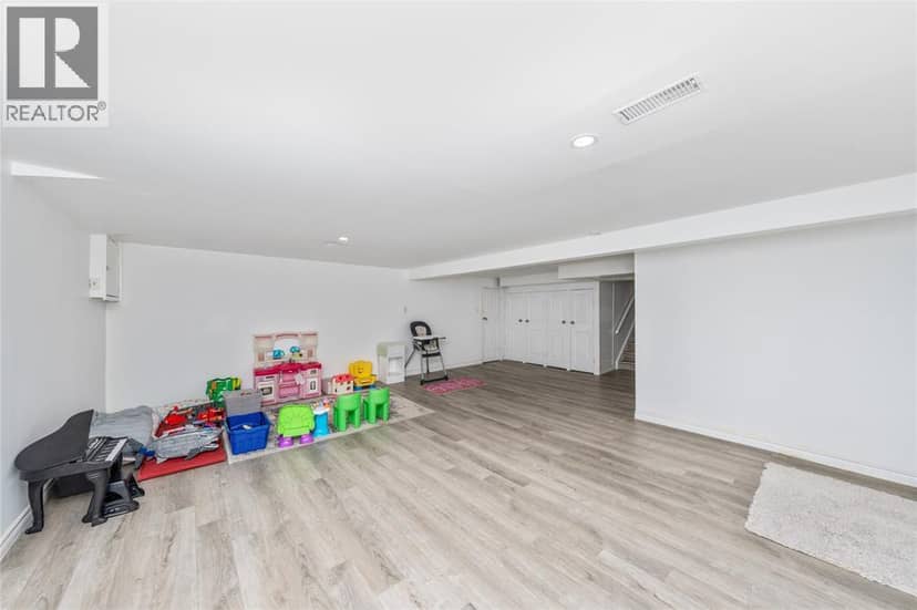 893 Cathcart Boulevard — photo 15 of 30