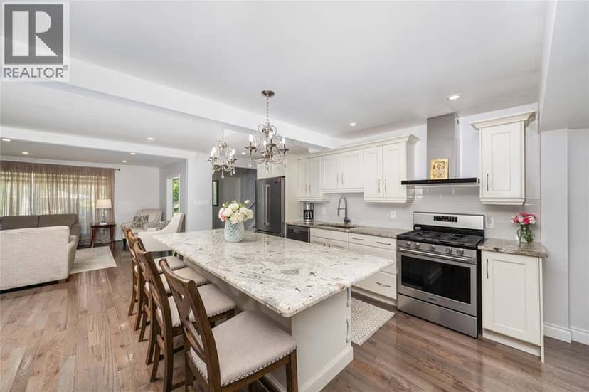 893 Cathcart Boulevard — photo 4 of 30