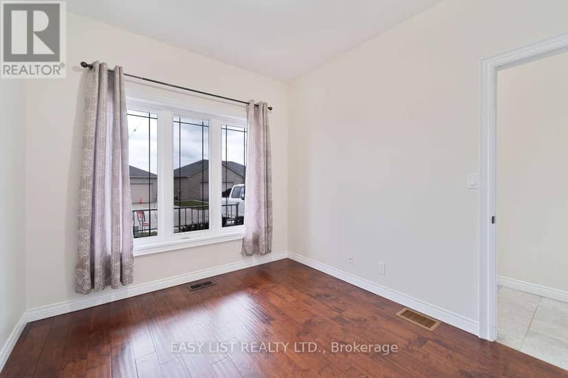 153 Brown Street — photo 8 of 40