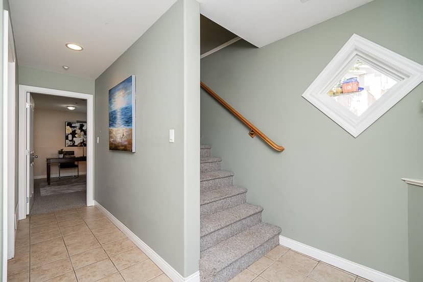 15645 PACIFIC AVENUE, White Rock, photo 3