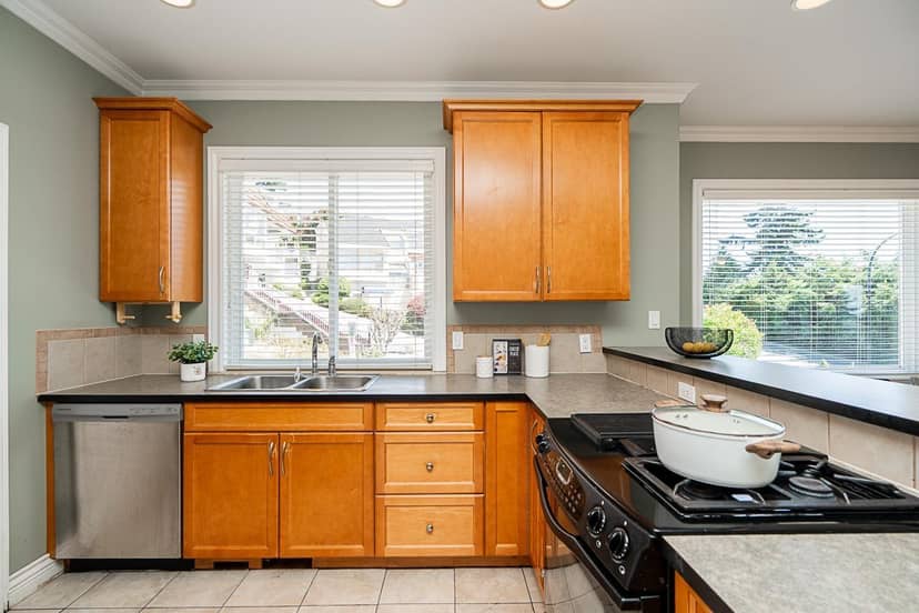 15645 PACIFIC AVENUE, White Rock, photo 6