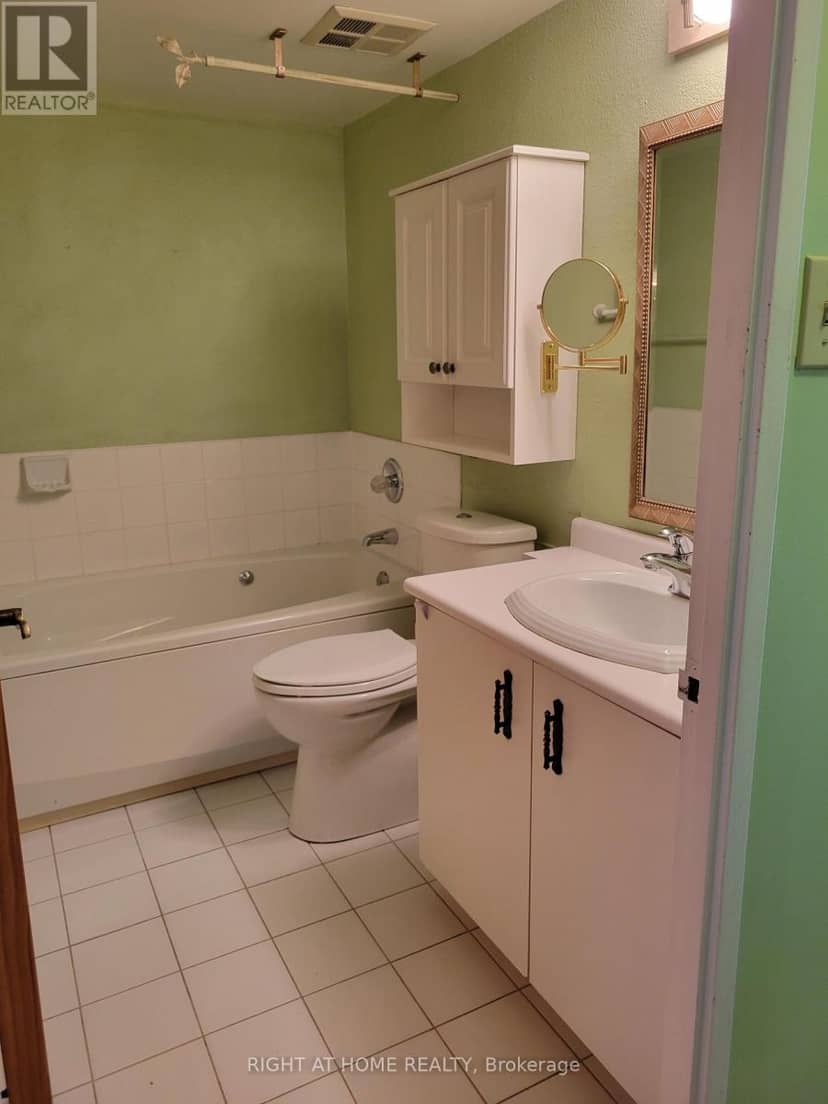 PH2 - 75 King Street E — photo 20 of 25