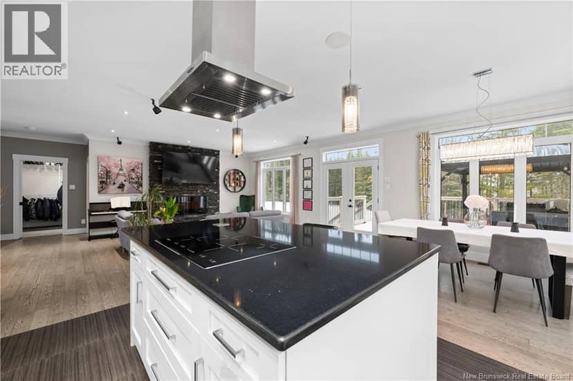 93 La Fontaine — photo 14 of 40