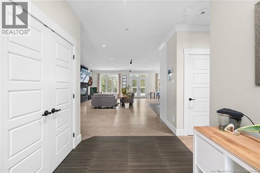 93 La Fontaine — photo 4 of 40