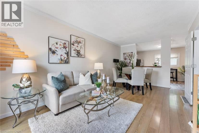 544 MARY Street — photo 4 of 21