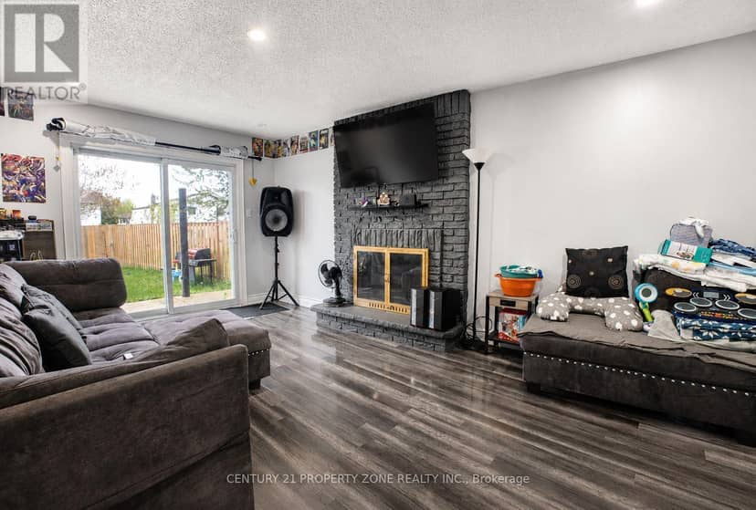 7652 Roselle Crescent — photo 5 of 28