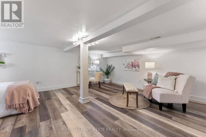 544 Mary Street — photo 12 of 20