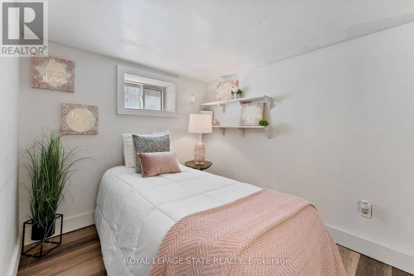 544 Mary Street — photo 14 of 20