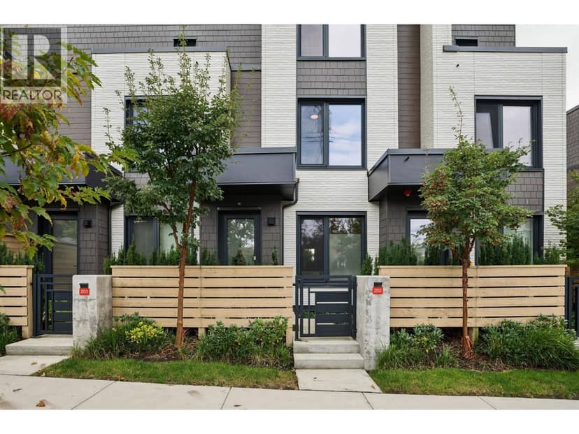 202 606 FOSTER AVENUE, Coquitlam, photo 2