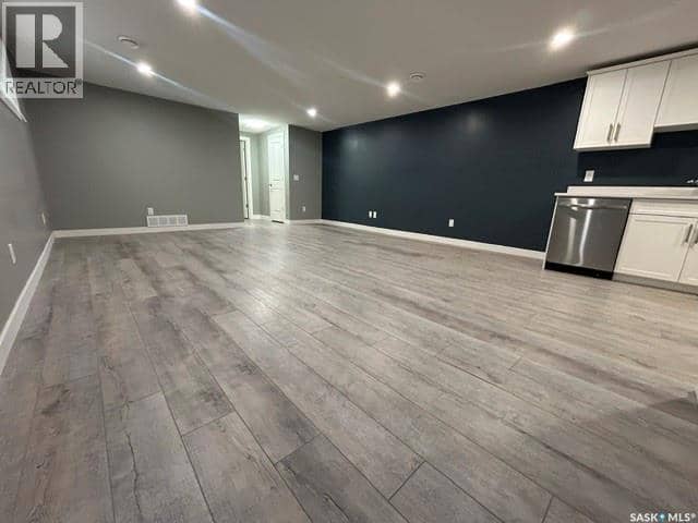 3067 Elphinstone STREET — photo 14 of 22
