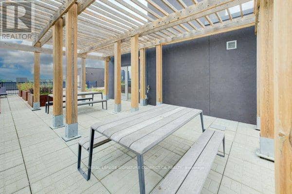203 - 250 Albert Street — photo 3 of 31