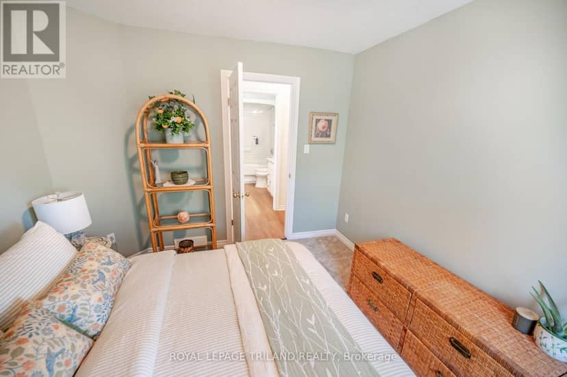 11 - 43 Capulet Walk — photo 17 of 38