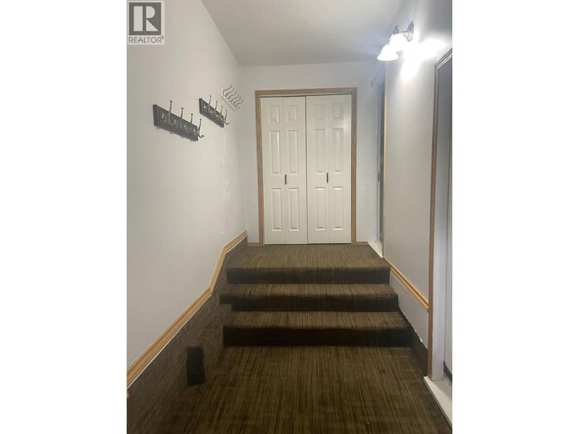 10856 102 STREET, Fort St. John, photo 2