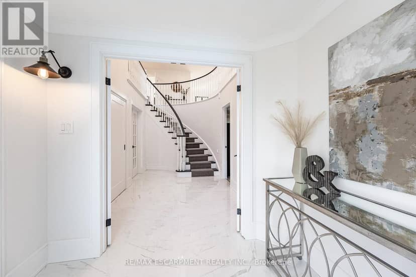 175 Bluebell Crescent — photo 4 of 40